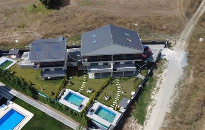Silivri Ortaköyde Satılık Lüks Villa - Merkezi Isıtmalı