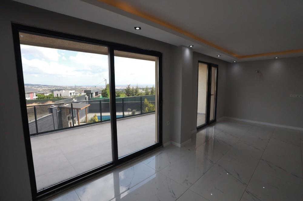 Silivri Ortaköyde Satılık Lüks Villa - Merkezi Isıtmalı