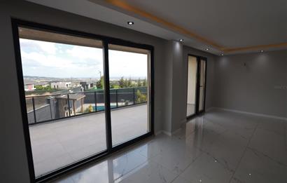 Silivri Ortaköyde Satılık Lüks Villa - Merkezi Isıtmalı