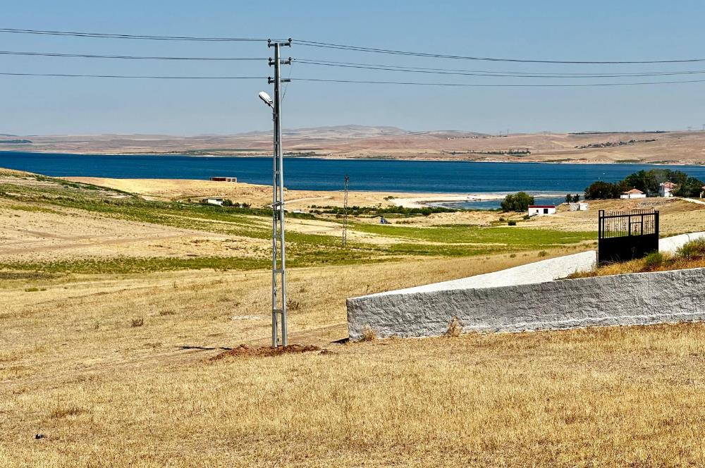 ŞEREFLİKOÇHİSAR GEÇİTLİ MAH GÖL'E YAKIN MANZARALI ARSA