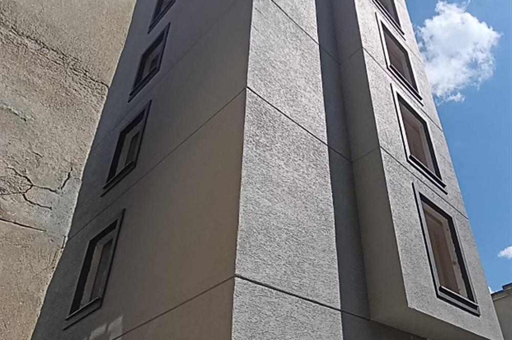 ATAŞEHİR NİCE ROYAL OTEL YANI 6 KATLI 50 m2 BODRUMLU HERKAT 2+1