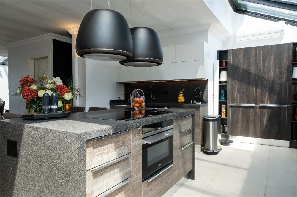 C21 DEN ZAMAN ÖTESİNDE MİMARİ YAPI 45M² TERASLI ŞÖMİNELİ DUBLEKS