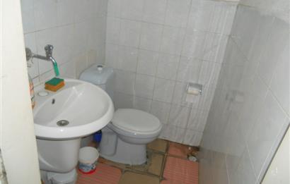 KOŞUYOLUNA YAKIN ÖZLEM SİTESİNDE BOŞ KİRALIK DÜKKAN OFİS DEPO