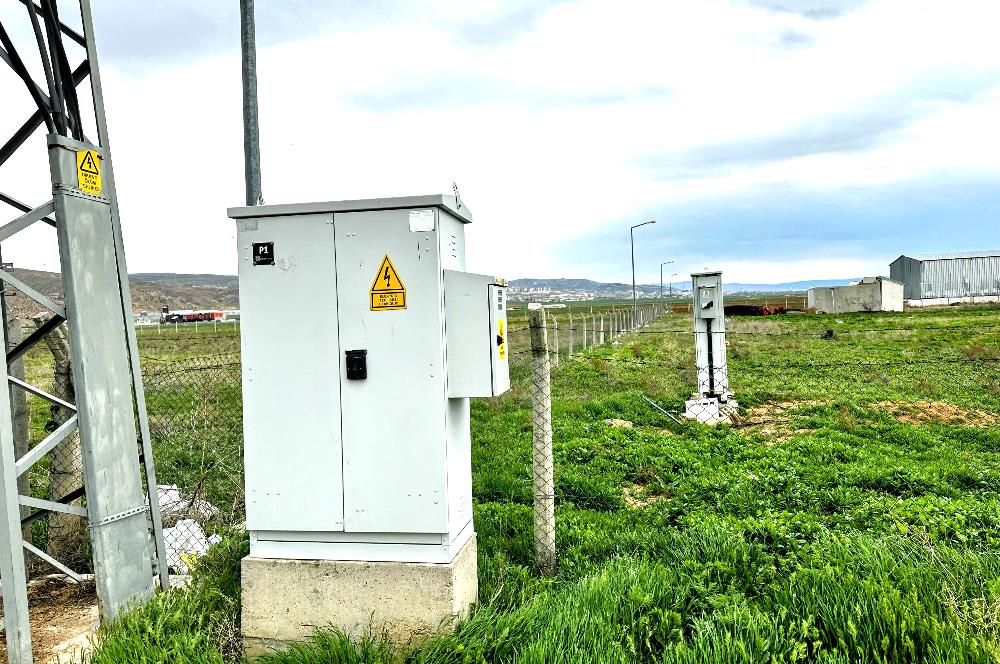 ŞEREFLİKOÇHİSAR ANKARA ADANA YOLU ÜZERİ 50 DÖNÜM ÇİFTLİK MANDIRA