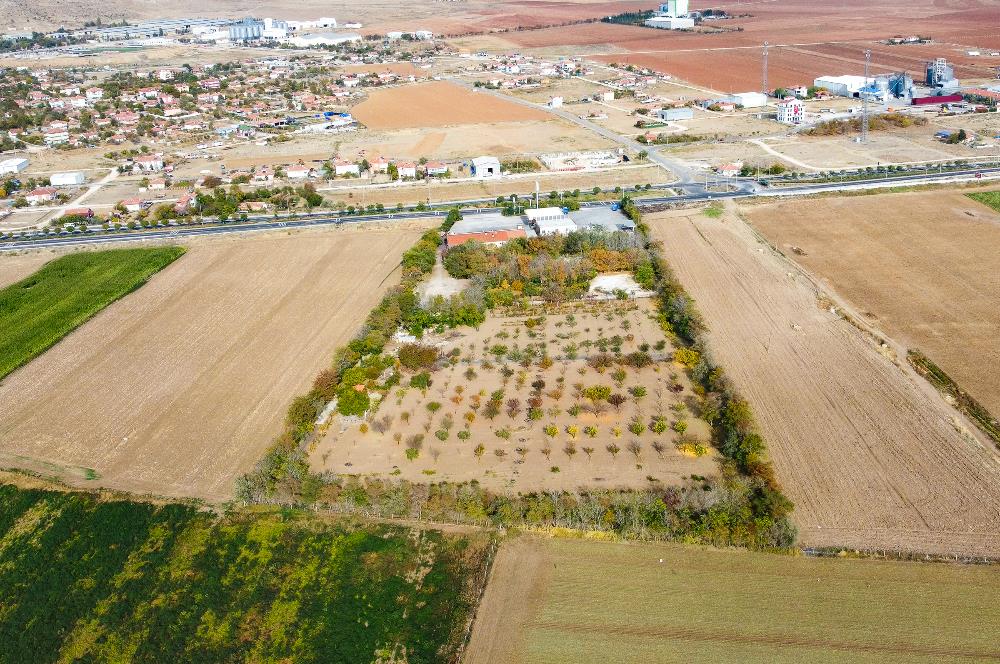 ANKARA ŞEREFLİKOÇHİSAR DİNLENME TESİSİ 32.000M2 ARSA İÇİNDE