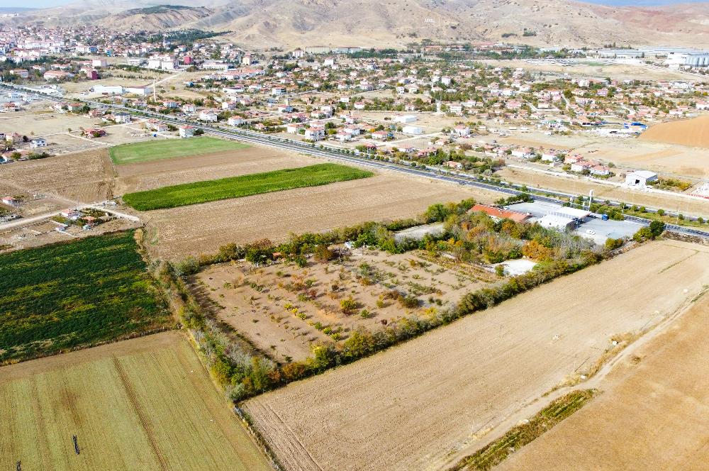 ANKARA ŞEREFLİKOÇHİSAR DİNLENME TESİSİ 32.000M2 ARSA İÇİNDE