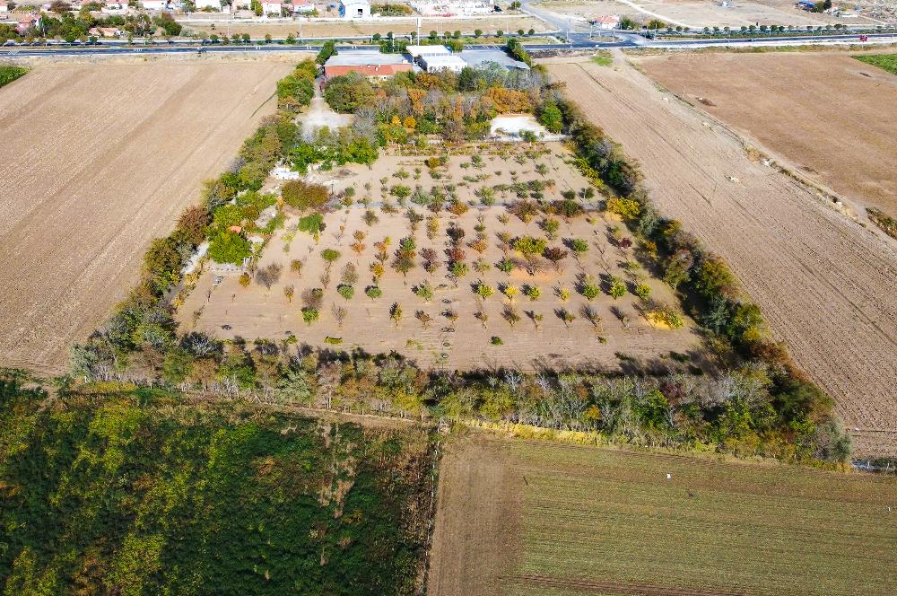 ANKARA ŞEREFLİKOÇHİSAR DİNLENME TESİSİ 32.000M2 ARSA İÇİNDE