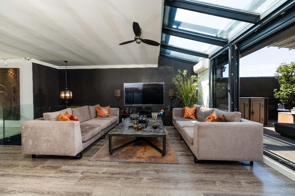 C21 DEN ZAMAN ÖTESİNDE MİMARİ YAPI 45M² TERASLI ŞÖMİNELİ DUBLEKS