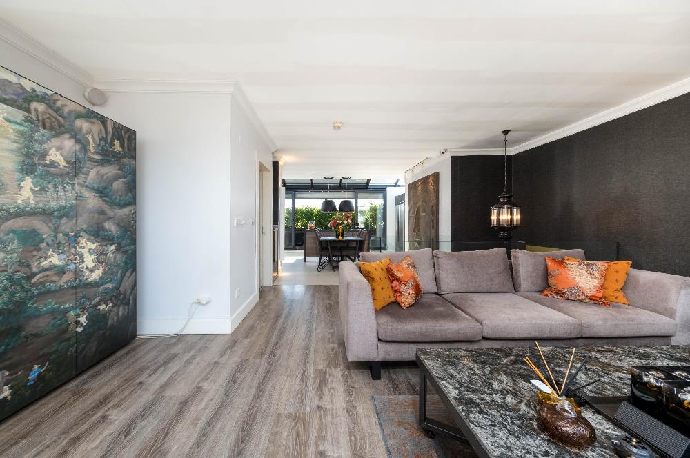C21 DEN ZAMAN ÖTESİNDE MİMARİ YAPI 45M² TERASLI ŞÖMİNELİ DUBLEKS