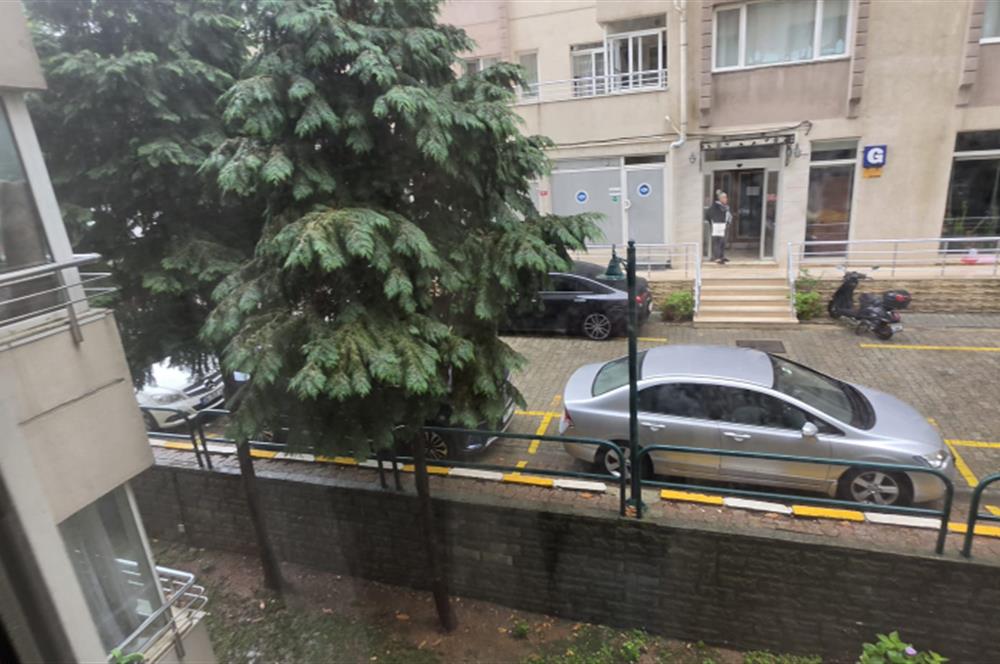 Koşuyolu Özlem Sitesi'nde bakımlı 3+1 kiralık ÇİFT ASANSÖRLÜ