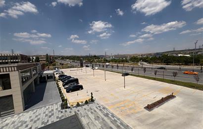 GÖLBAŞI YILDIRIM PORT'TA GENİŞ KİRALIK İŞ YERİ