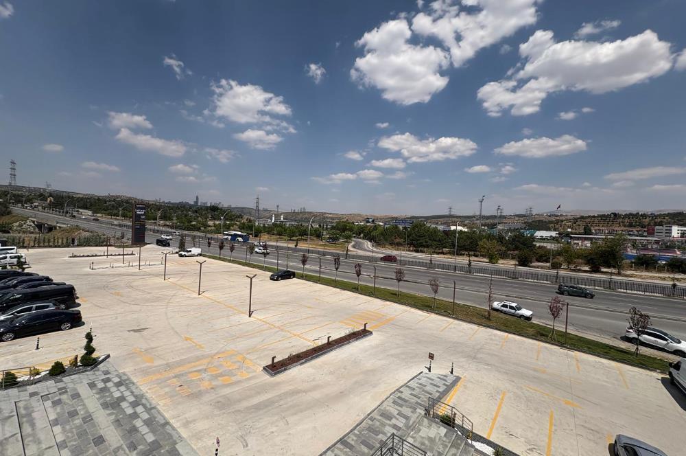 GÖLBAŞI YILDIRIM PORT'TA GENİŞ KİRALIK İŞ YERİ