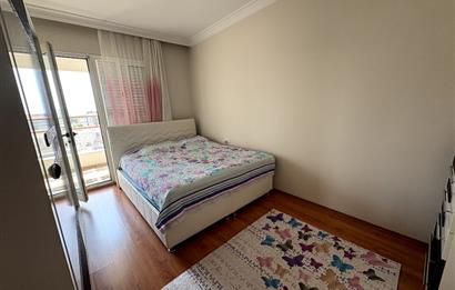 BAYRAKLI SMYRNA SİTESİNDE ÖNÜ AÇIK GENİŞ SATILIK 3+1 