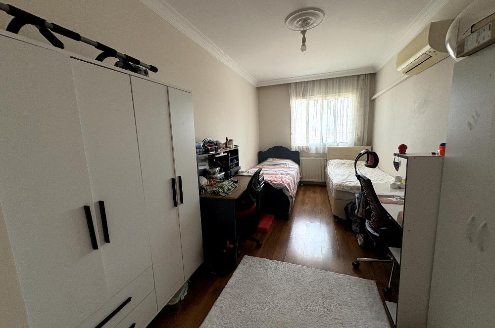BAYRAKLI SMYRNA SİTESİNDE ÖNÜ AÇIK GENİŞ SATILIK 3+1 