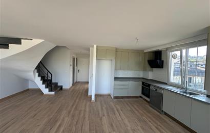 Zekeriyaköy Merkezde Site İçinde, Düşük Aidatlı 3+1 Çatı Dubleks