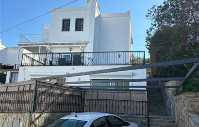 Yalıkavak da Deniz Manzaralı Kiralık 2+1 Müstakil Dubleks 