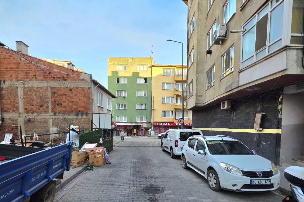 C21 Cius; E.pazar Cad. Civarı Arakat 3+1 Kiralık Daire