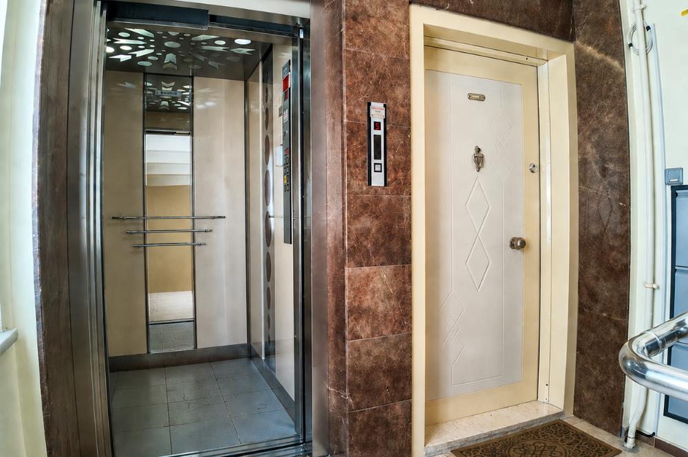 C21 BAL'DAN ATATÜRK MAHALLESİNDE SATILIK 3+1 GENİŞ DAİRE