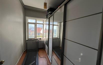 Kadıköy Acıbadem Cadde Üzerinde Geniş Satılık 3+1 Daire