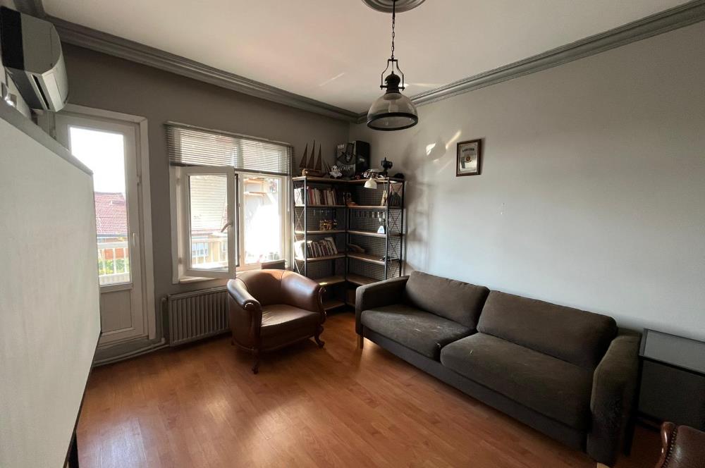 Kadıköy Acıbadem Cadde Üzerinde Geniş Satılık 3+1 Daire