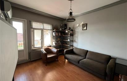 Kadıköy Acıbadem Cadde Üzerinde Geniş Satılık 3+1 Daire