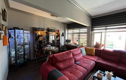 Kadıköy Acıbadem Cadde Üzerinde Geniş Satılık 3+1 Daire