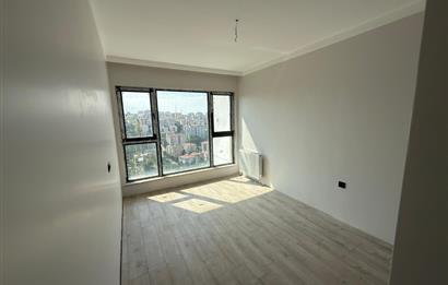 CRYSTAL TOWER VADİ'DE YÜKSEK KAT MANZARALI SATILIK 2+1 DAİRE