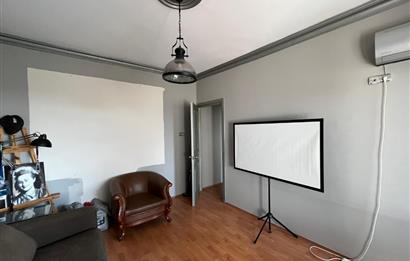 Kadıköy Acıbadem Cadde Üzerinde Geniş Satılık 3+1 Daire
