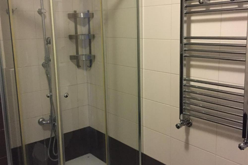 Metro İstasyonu Yakını Geniş Ferah 115 m² 3+1 Kiralık Daire