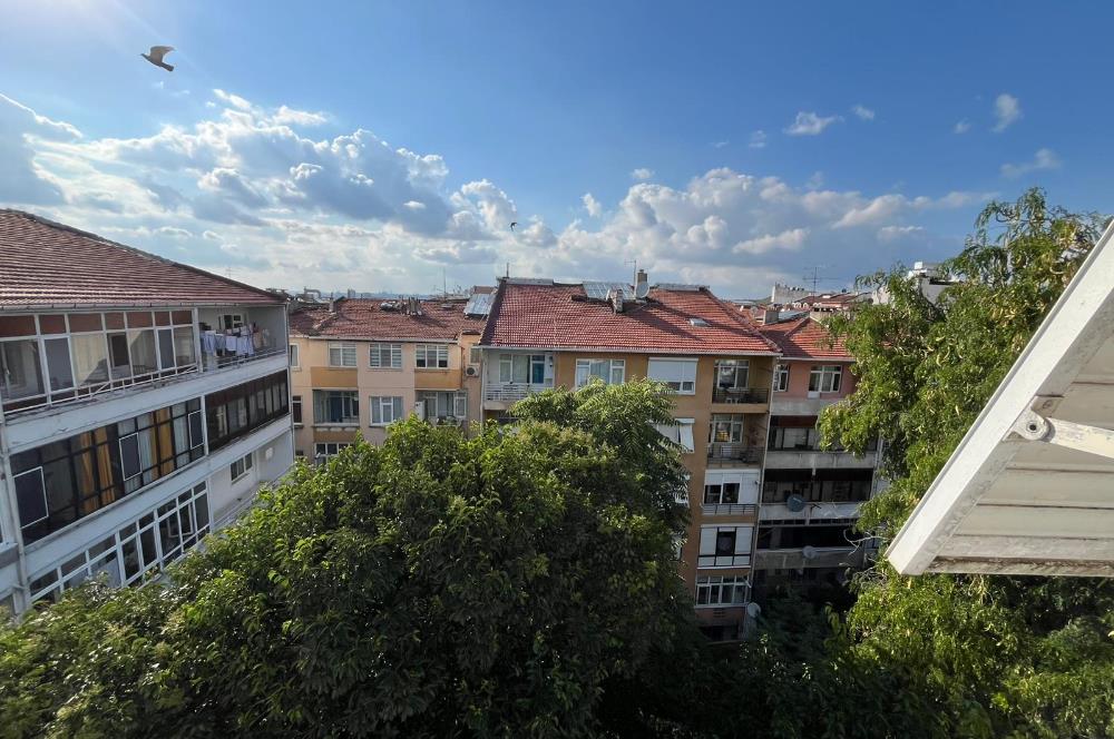 Kadıköy Acıbadem Cadde Üzerinde Geniş Satılık 3+1 Daire