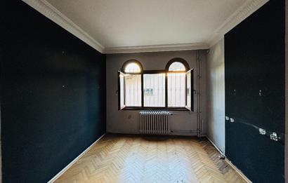 KOŞUYOLU MÜSTAKİL BİNA 300 M2 NET +100 M2 TERAS KULLANIMLI