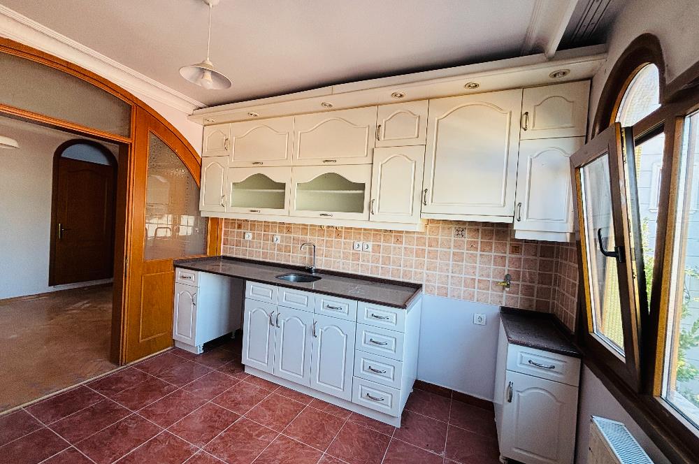 KOŞUYOLU MÜSTAKİL BİNA 300 M2 NET +100 M2 TERAS KULLANIMLI