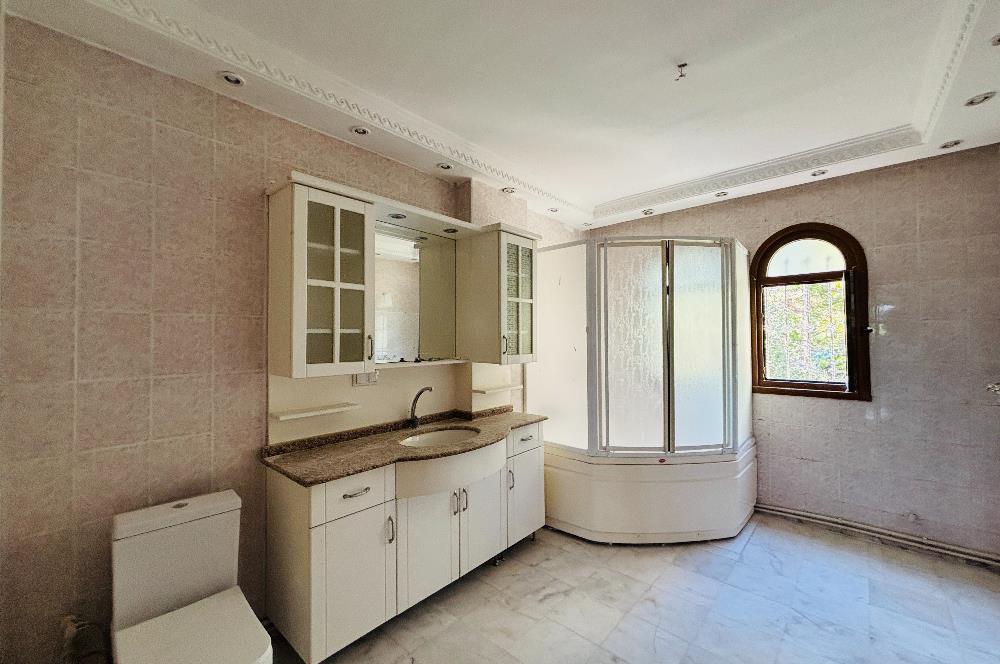KOŞUYOLU MÜSTAKİL BİNA 300 M2 NET +100 M2 TERAS KULLANIMLI