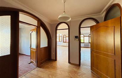 KOŞUYOLU MÜSTAKİL BİNA 300 M2 NET +100 M2 TERAS KULLANIMLI