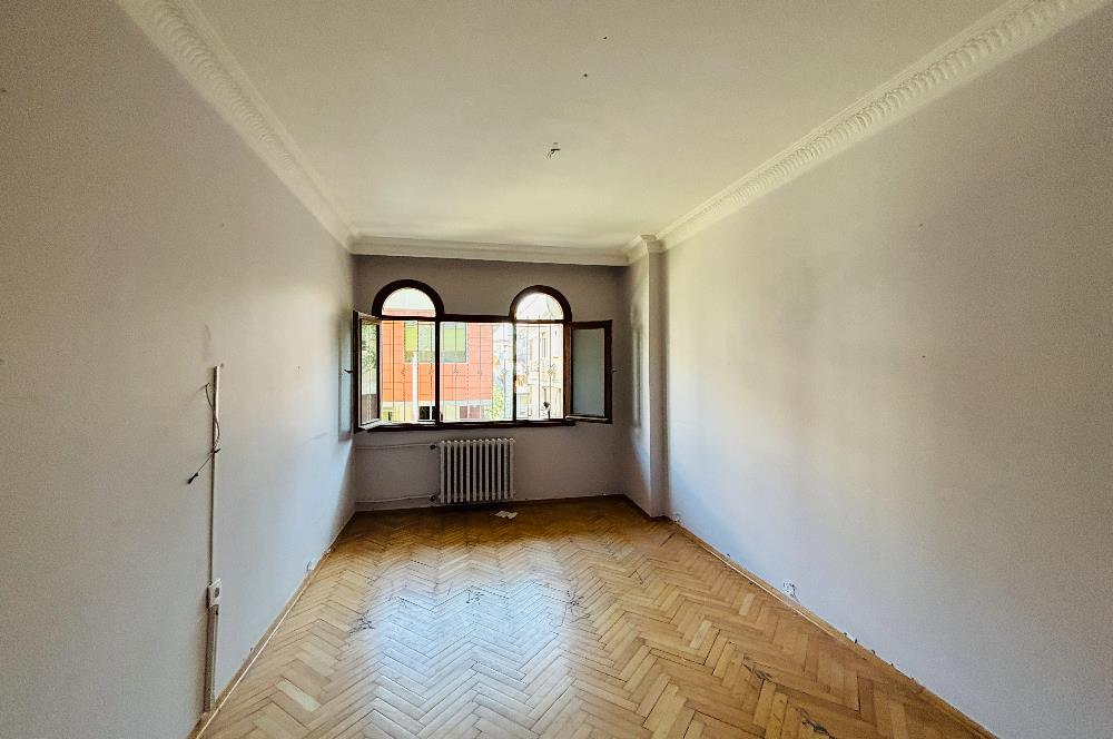 KOŞUYOLU MÜSTAKİL BİNA 300 M2 NET +100 M2 TERAS KULLANIMLI