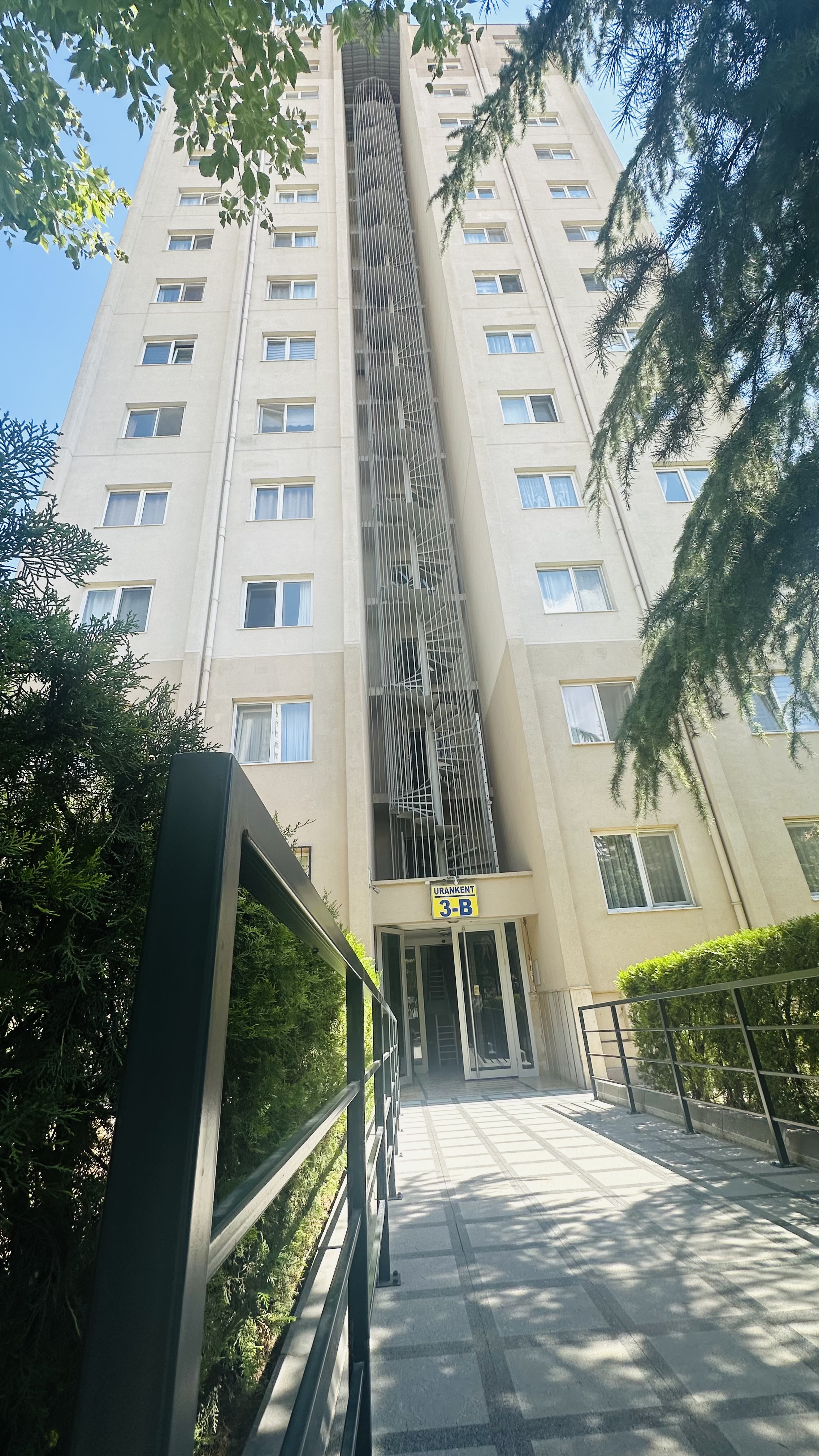 URANKENT SİTESİNDE GİRİŞ KAT FIRSAT 2+1 DAİRE Favorilerime Ekle Yazdır
