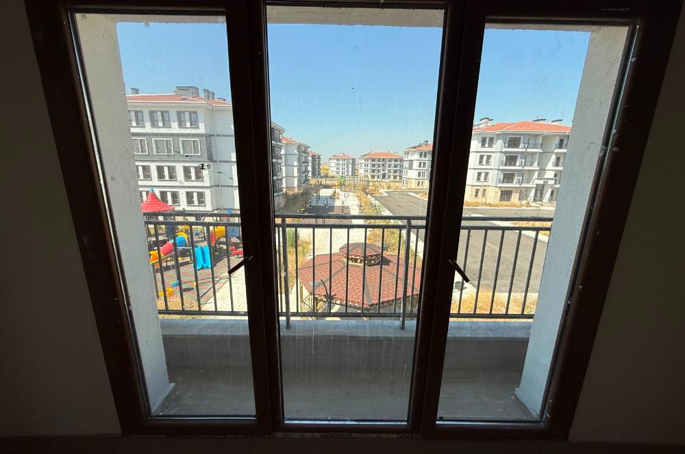 TOKİ KONUTLARINDA BOŞ BANKA DEVİRLİ 1.KAT 2+1 DAİRE