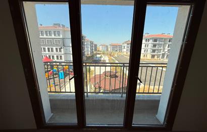 TOKİ KONUTLARINDA BOŞ BANKA DEVİRLİ 1.KAT 2+1 DAİRE