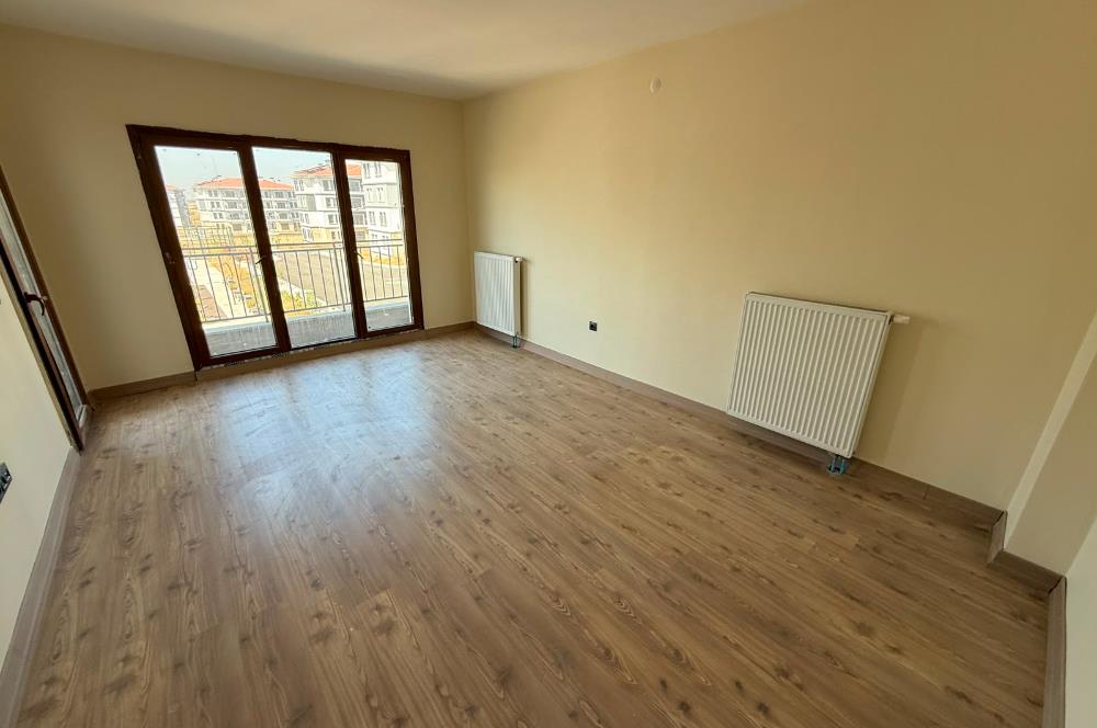 TOKİ KONUTLARINDA BOŞ BANKA DEVİRLİ 1.KAT 2+1 DAİRE
