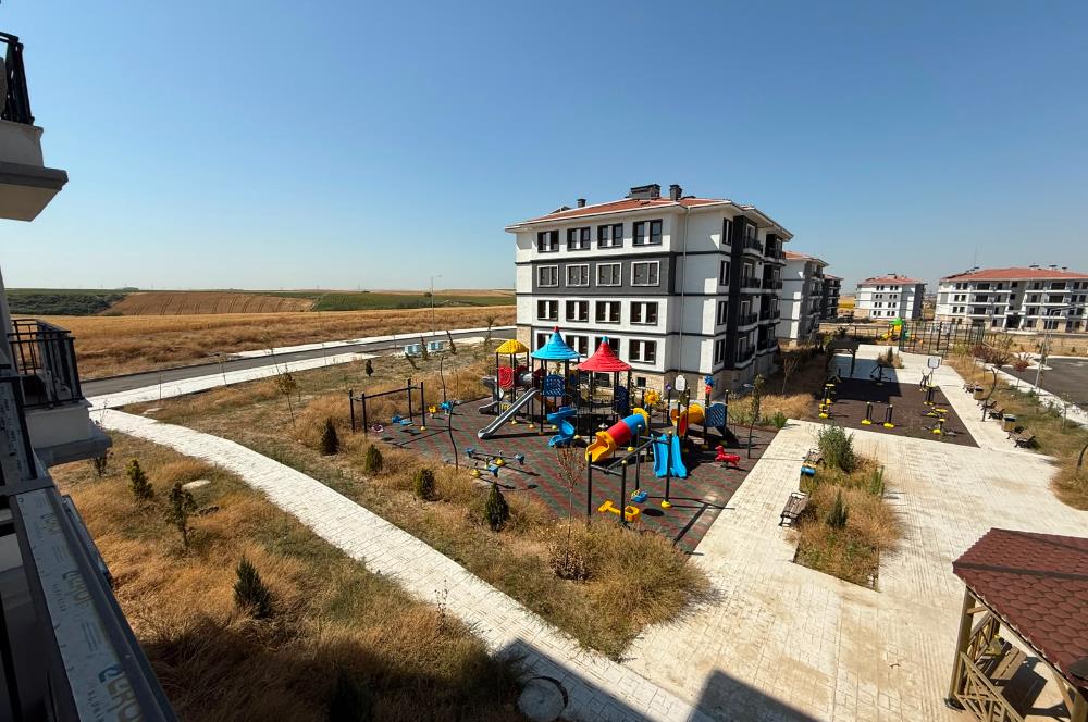 TOKİ KONUTLARINDA BOŞ BANKA DEVİRLİ 1.KAT 2+1 DAİRE