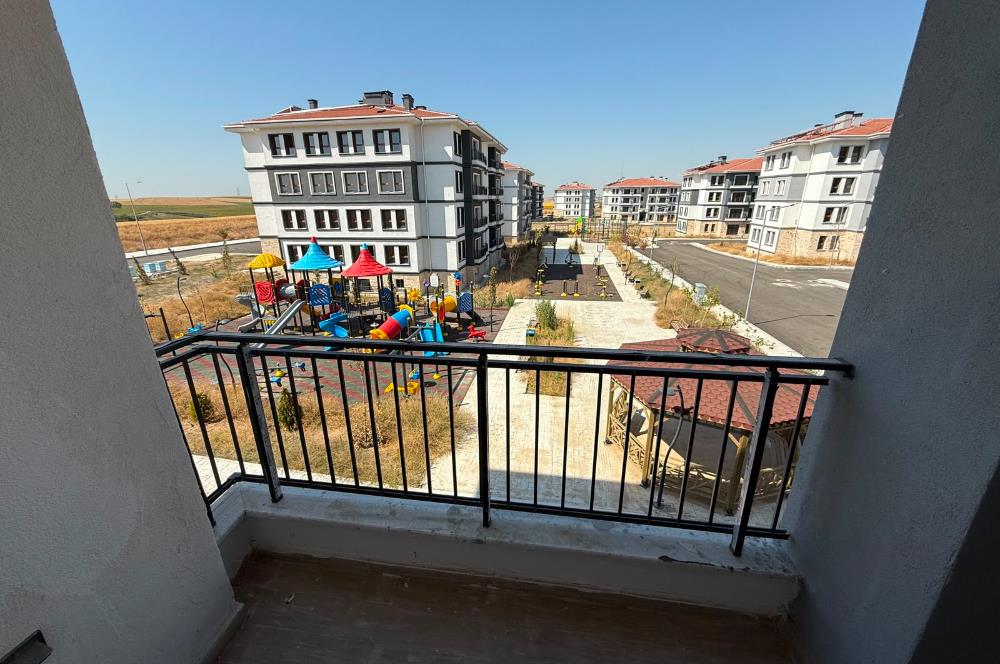 TOKİ KONUTLARINDA BOŞ BANKA DEVİRLİ 1.KAT 2+1 DAİRE