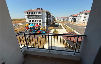 TOKİ KONUTLARINDA BOŞ BANKA DEVİRLİ 1.KAT 2+1 DAİRE