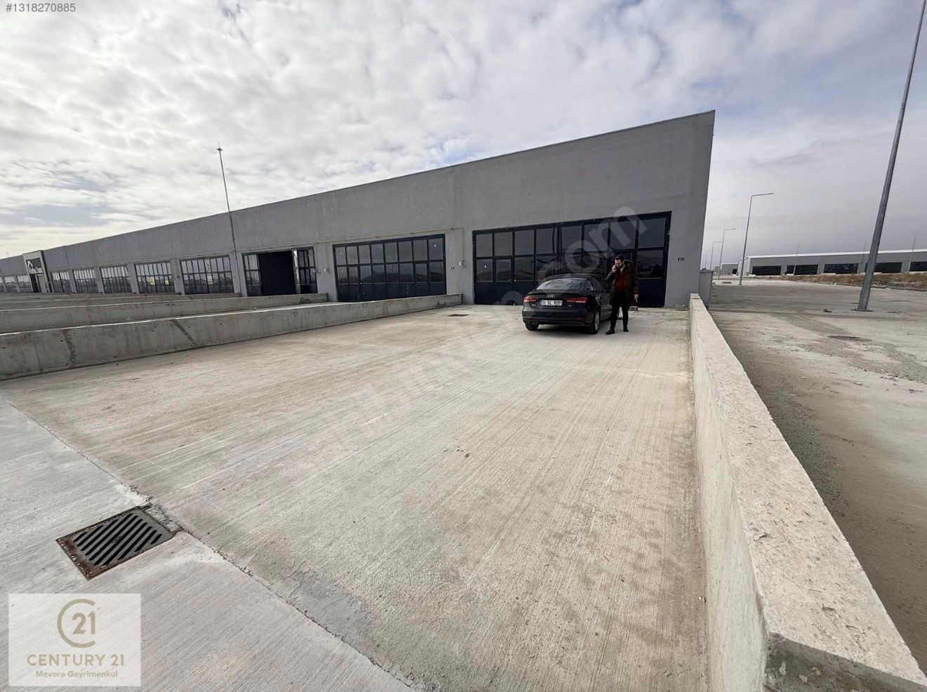 bahçesaray sanayi sitesinde kiralık 200m2 dükkan