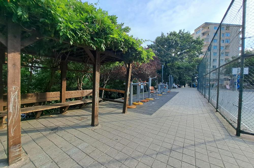 Metro İstasyonu Yakını Geniş Ferah 115 m² 3+1 Kiralık Daire