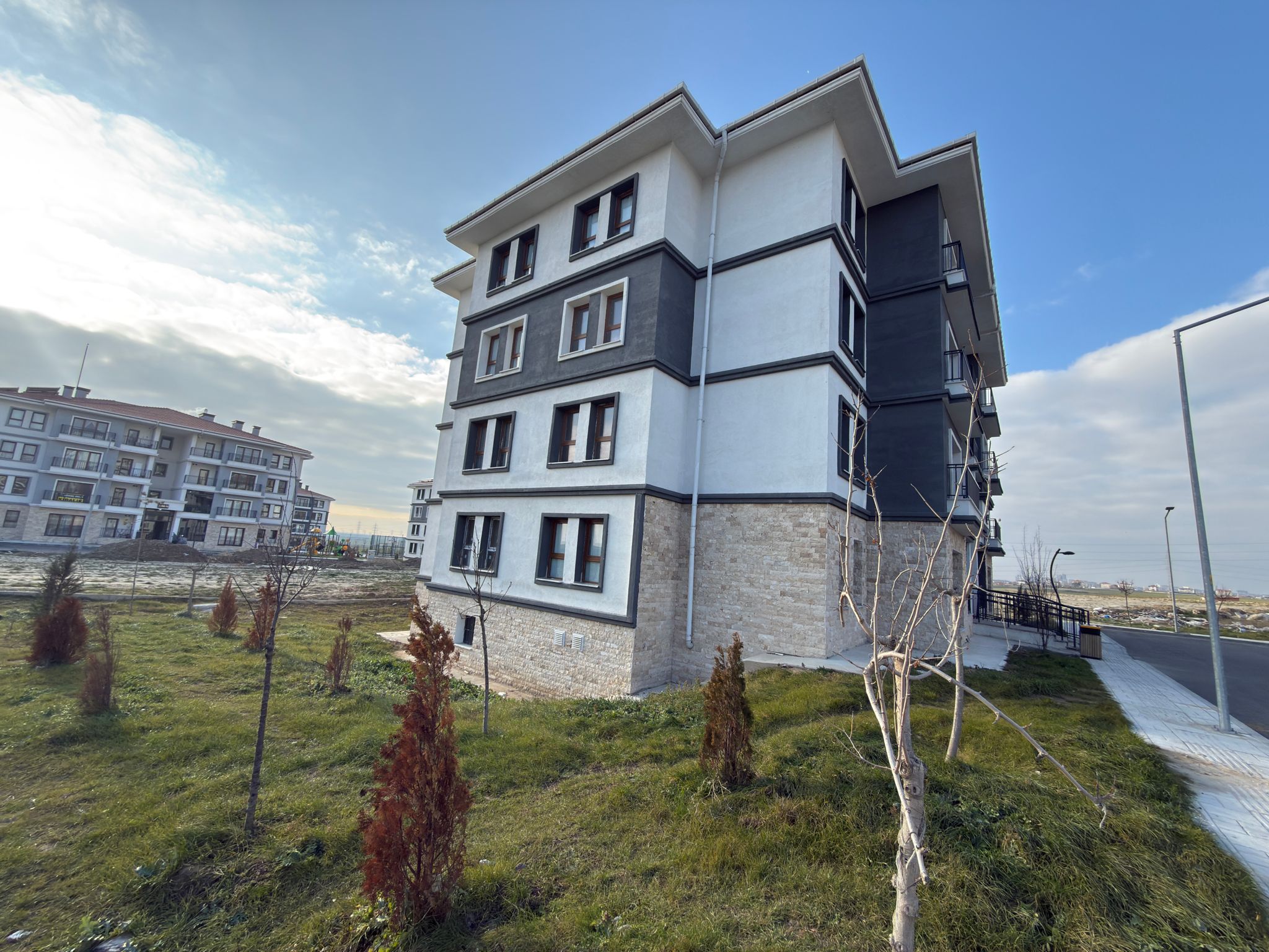 ÇORLU MUHİTTİN TOKİ'DE 2+1 KİRALIK DAİRE 
