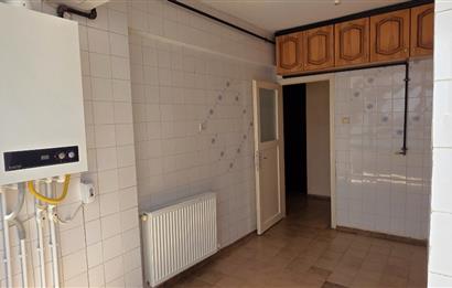 C21 Cius; Ahmet Süren Meydanı Dükkan Üstü 3+1 Kiralık Daire