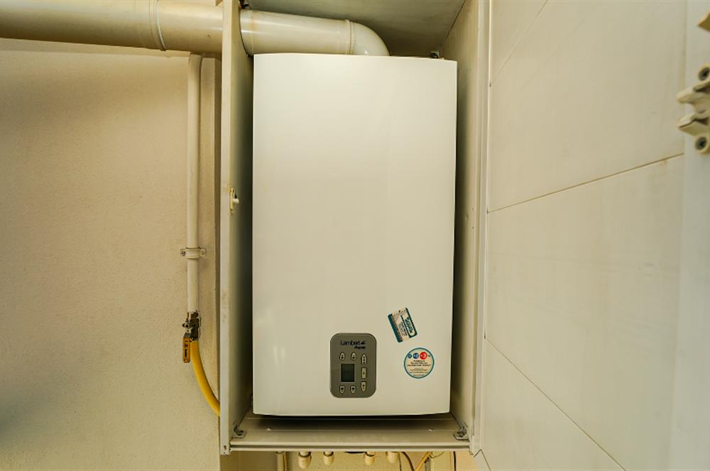 C21 Cius; Hisar'da Caminin karşısında 3+1 Kiralık Daire