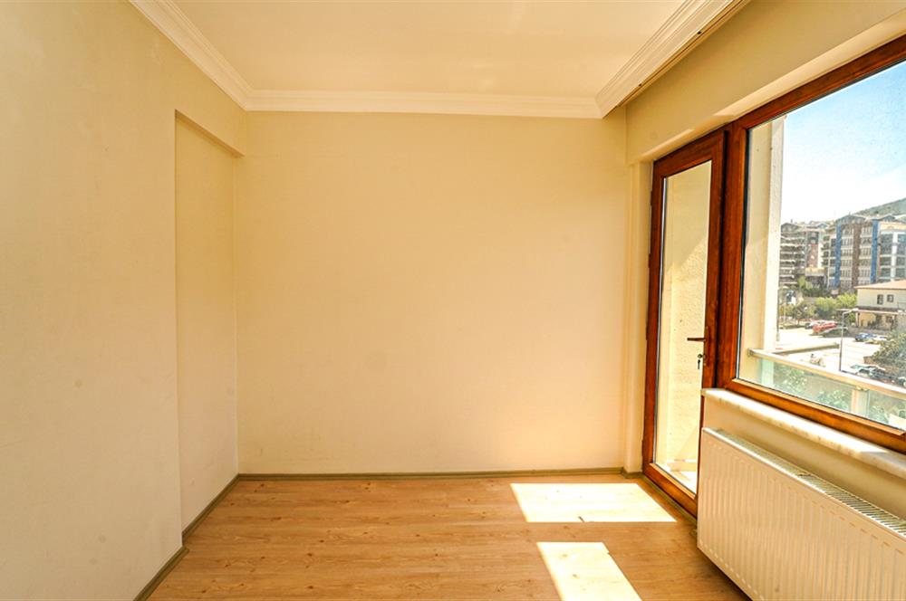 C21 Cius; Hisar'da Caminin karşısında 3+1 Kiralık Daire