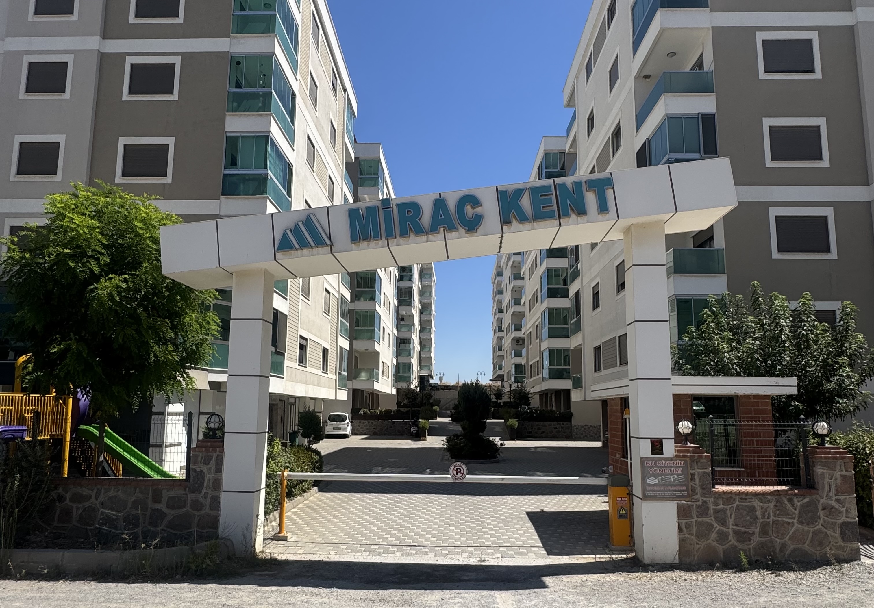 Miraç Kent Sitesinde 3+1 Krediye Uygun Satılık Daire