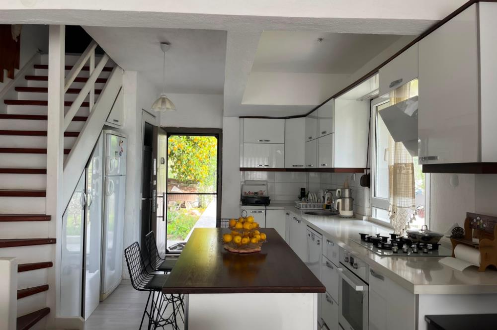 Milas Kıyıkışlacık Selkent Sitesi'nde Deniz Manzaralı Villa